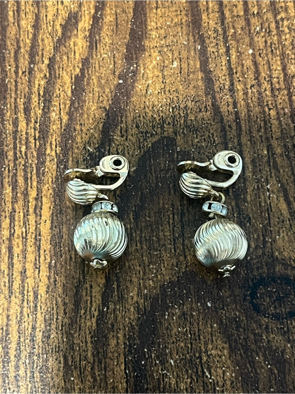 Vintage Crown Trifari Gold Tone Ribbed Drop Clip On Earrings Rhinestone